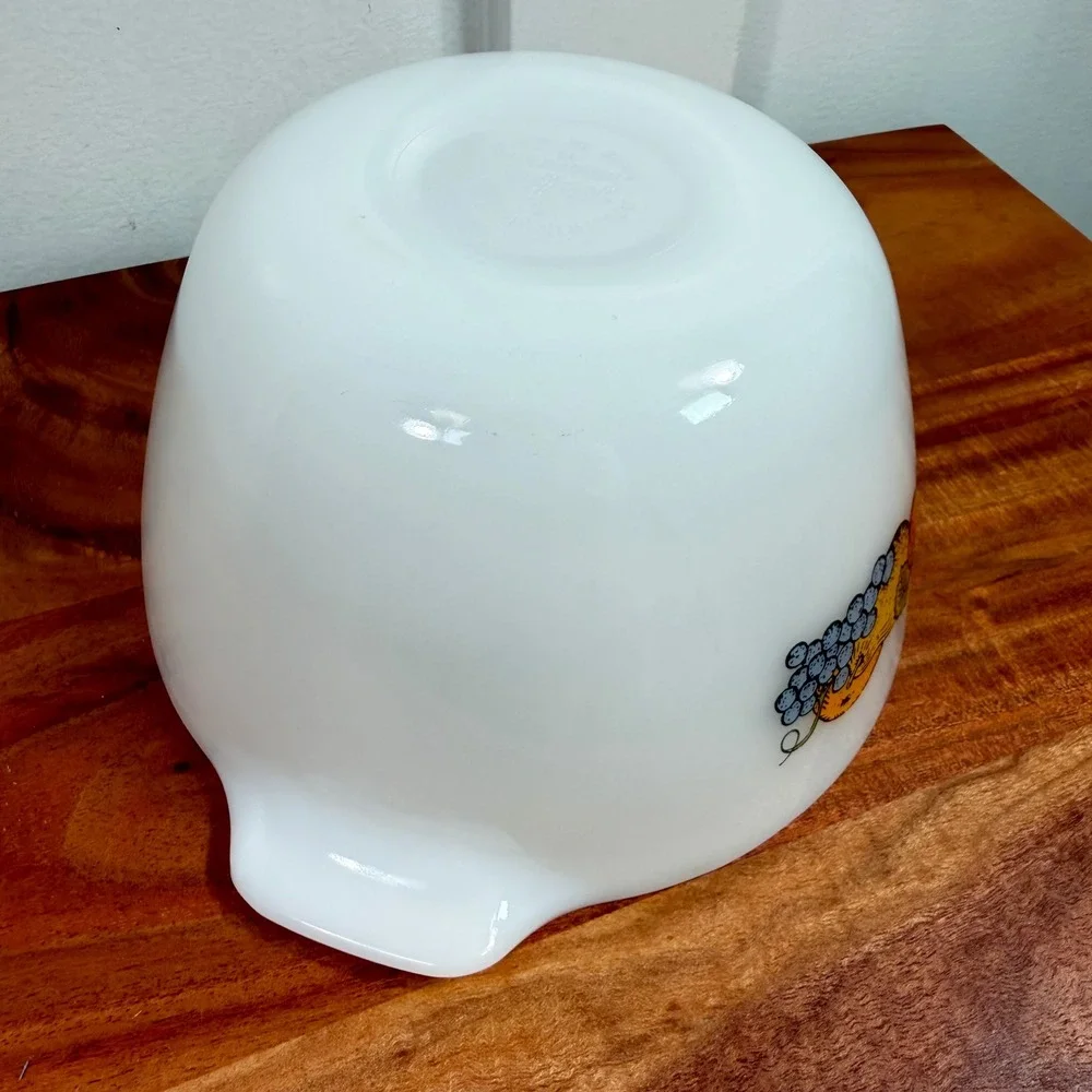 Anchor Hocking Fire-King Milk Glass‎ Fruit Bowl Spout Handle White Vintage USA